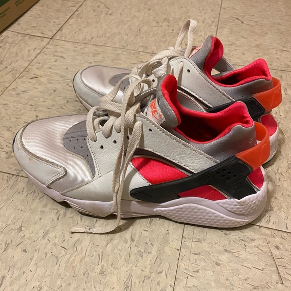 Brand new Mens 8.5 Nike Air Huaraches - Picture 7 of 7